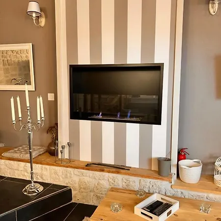 Maison d'hôtes La Grange Aux Hirondelles - Romantique Woignarue