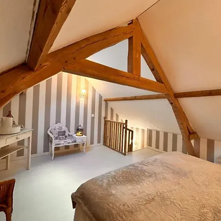 La Grange Aux Hirondelles - Romantique Maison d'hôtes 4*