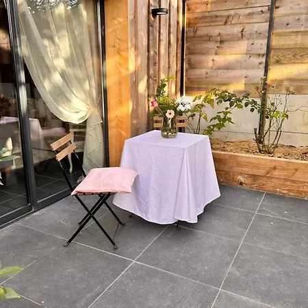 La Grange Aux Hirondelles - Romantique Maison d'hôtes 4*