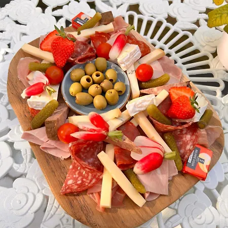 La Grange Aux Hirondelles - Romantique Maison d'hôtes 4*